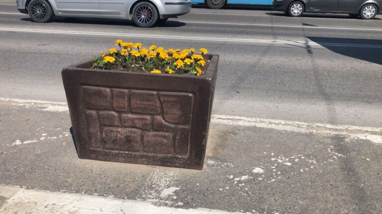 Вазон Кирпич, купить в Крыму и Севастополе